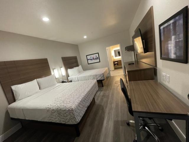 Palace Inn Blue - Garth Rd Baytown Bagian luar foto