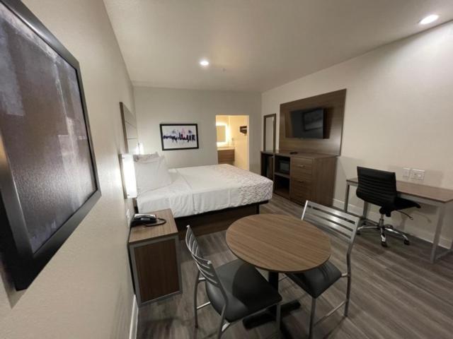 Palace Inn Blue - Garth Rd Baytown Bagian luar foto